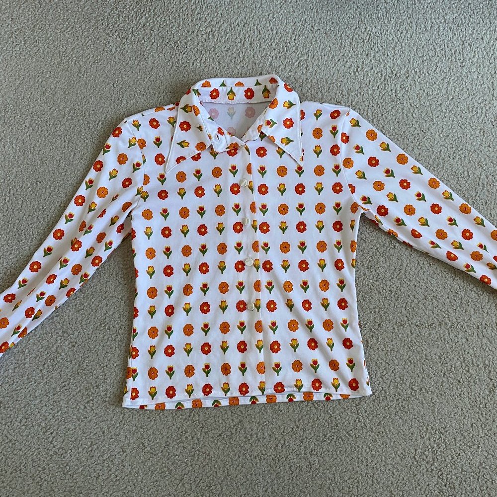 Vintage 60's/70's White Floral Button Down Long Sleeve Shirt Dagger Collar